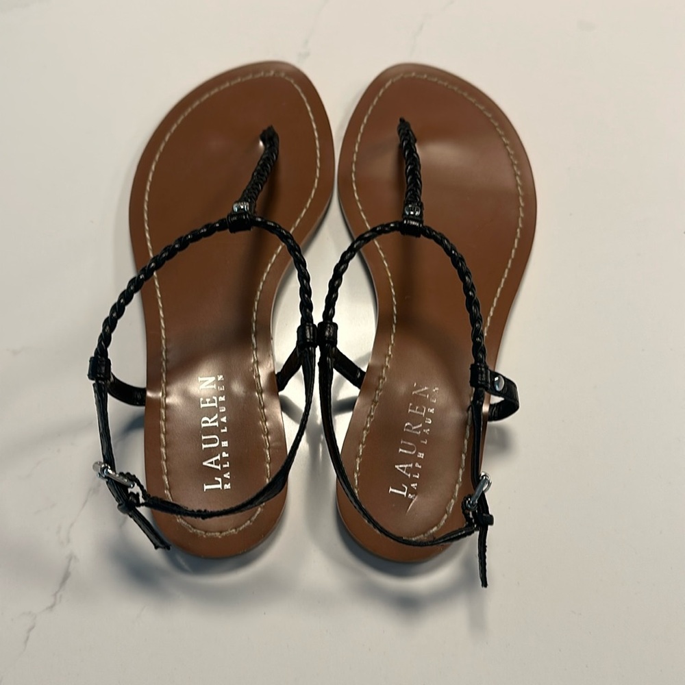 LAUREN Ralph Lauren Thong Leather Flat Sandals. Size 7.5B